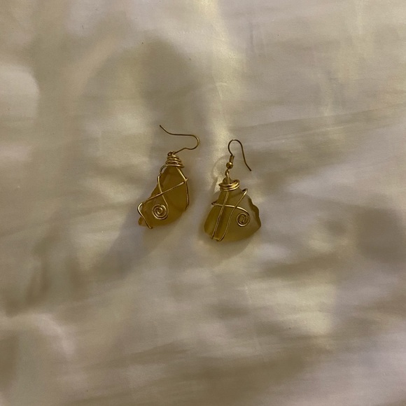 Stone Earrings - Picture 2 of 2